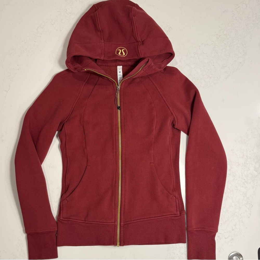 Lululemon scuba hoodie sweatshirt, size 4, maroon color with gold zipper & logo